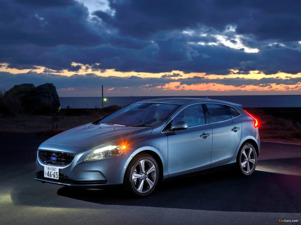 volvo v40 2012 pictures 15 1600x1200